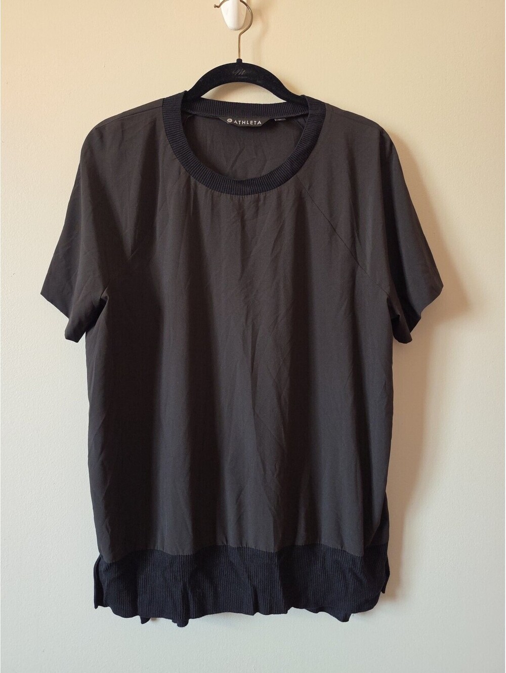 Athleta Women Black Short Sleeve T-Shirt M